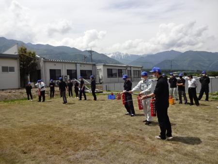 消火器訓練を実施しました。